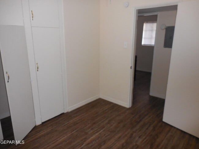 Building Photo - 701 W Yandell Dr