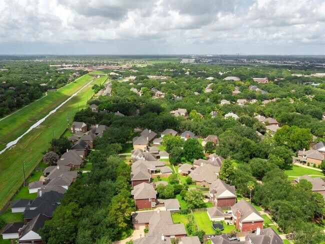 Building Photo - 16714 Colony Terrace Dr