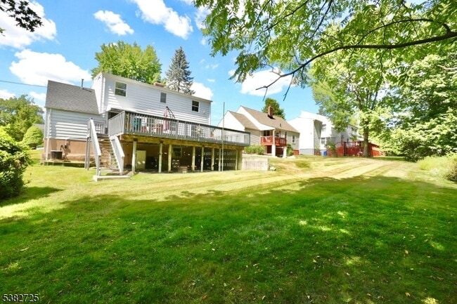 Building Photo - 25 Glenview Dr
