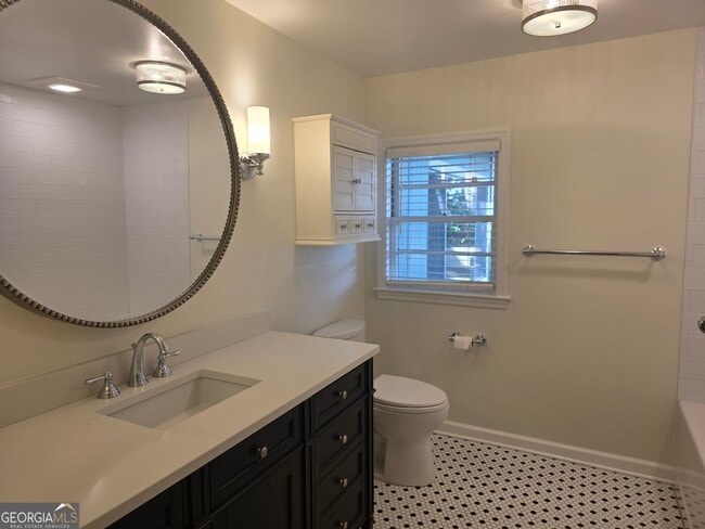 Building Photo - 807 Pound Rd