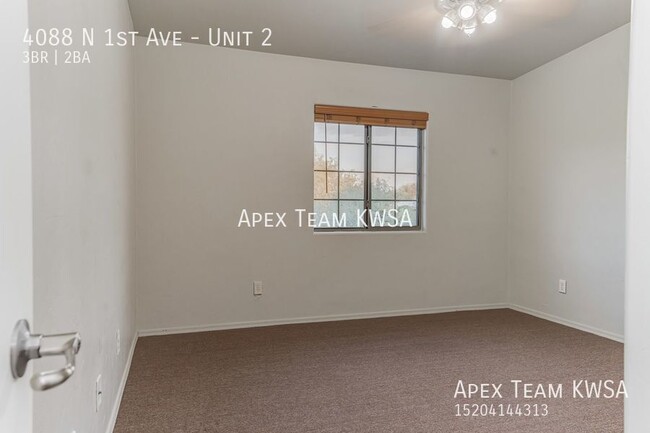 Building Photo - $1170 - Beautiful 3 Bed | 2 Bath Upstairs ...