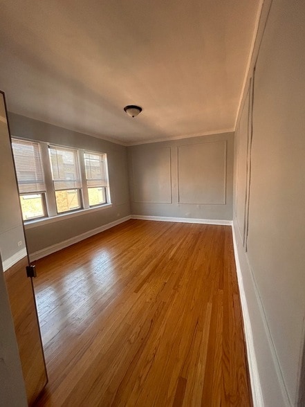 Building Photo - 5246 S Drexel Ave