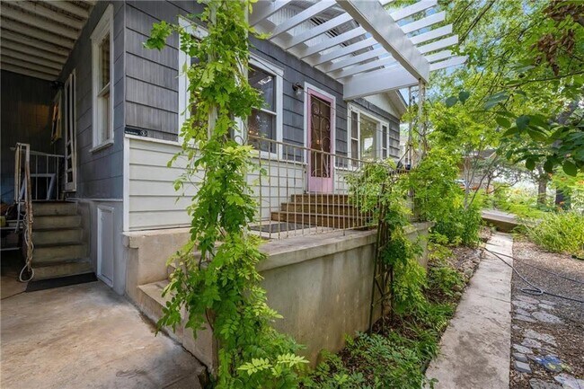 Building Photo - 4407 Lareina Dr