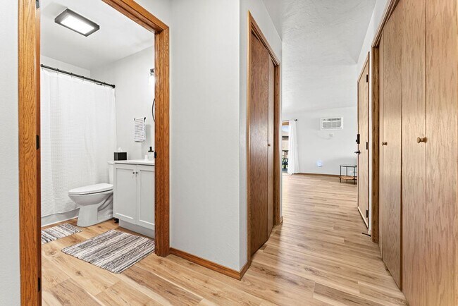 Building Photo - 1771 Alexandra Ct