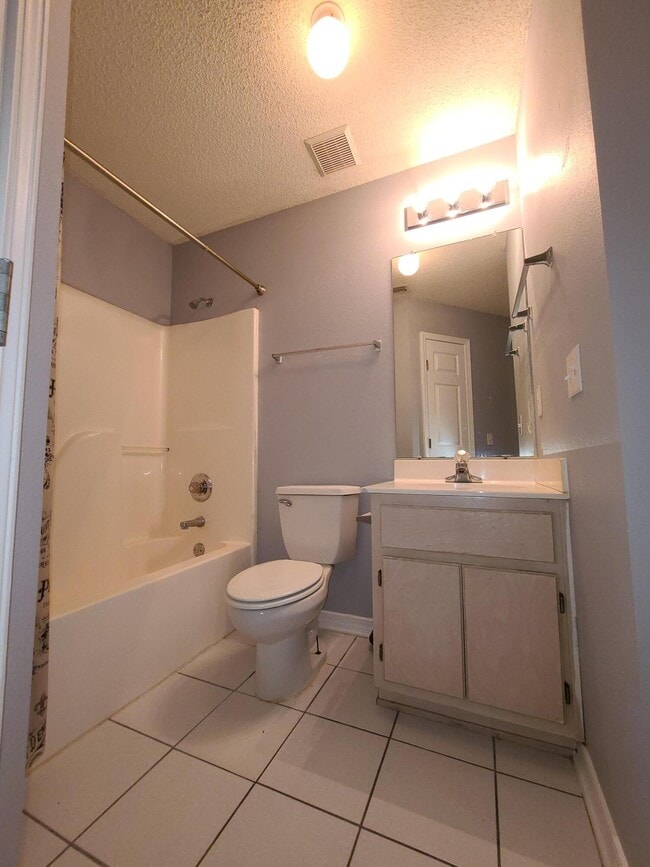 Building Photo - 2787 Bay Club Dr