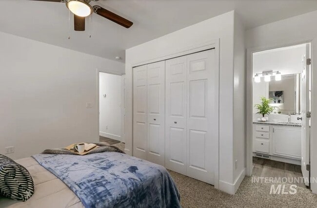 Building Photo - 230 War Eagle Dr