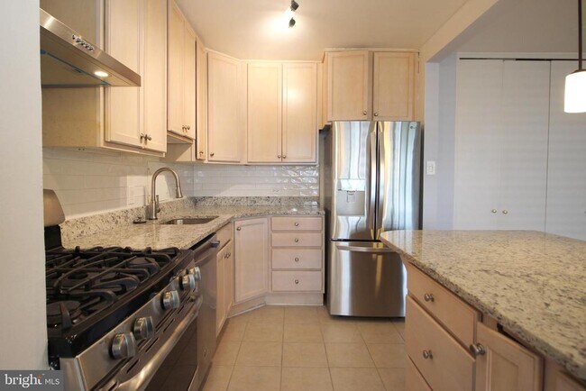 Building Photo - 4501 Arlington Blvd