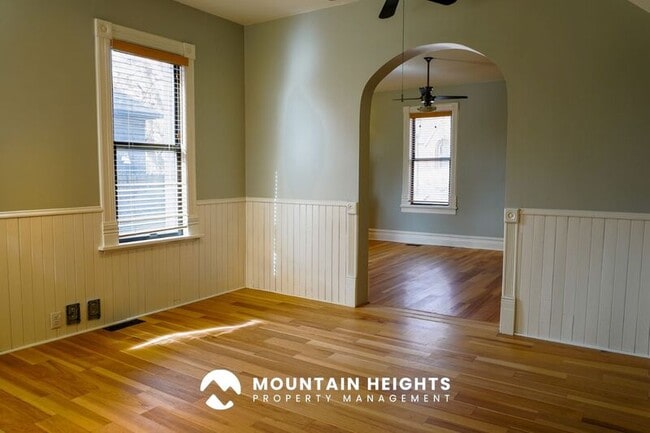 Building Photo - 235 Reed Ave N