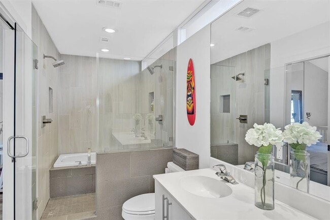 Building Photo - 918 Ruthven Street, Houston, TX 77019 - 2 ...