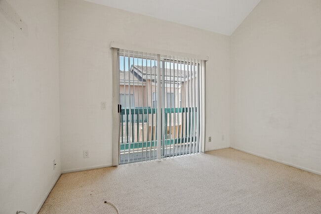 Building Photo - 319 W Duarte Rd