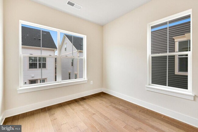 Building Photo - 14813 Retreat Blvd