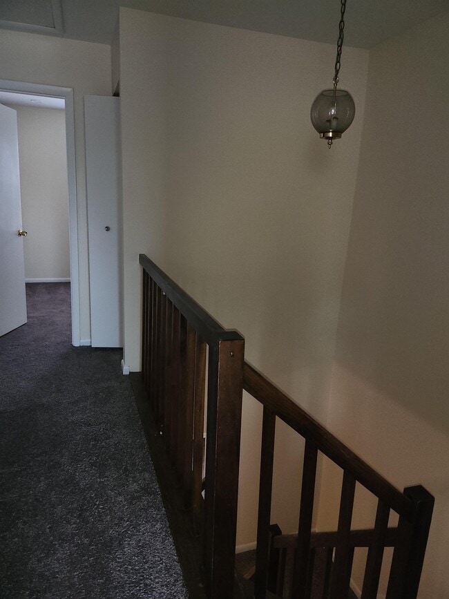 Building Photo - 8212 Londonderry Ct