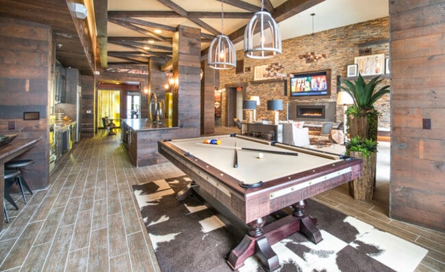 Building Photo - 401 Foch St