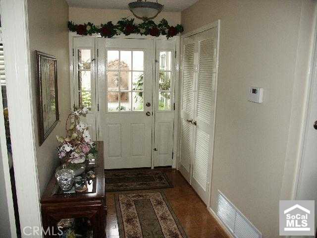 Building Photo - 1041 Regis Way