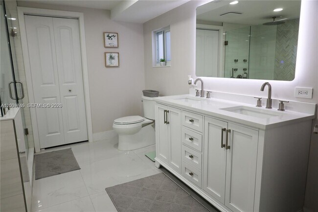 Building Photo - 10731 SW 51st Dr