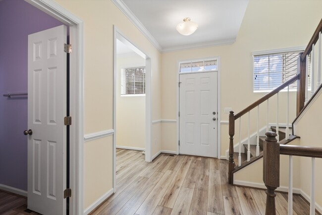 Building Photo - 10242 Spring Iris Dr
