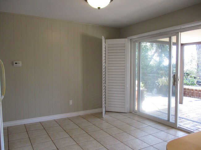 Building Photo - 18216 Index St