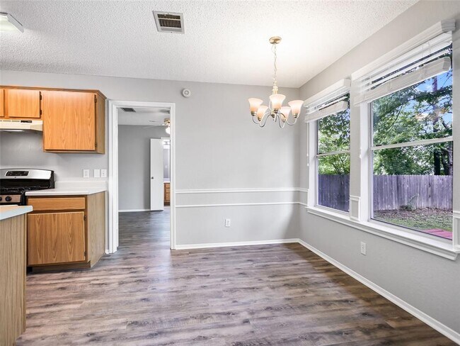 Building Photo - 1411 Hollow Tree Blvd