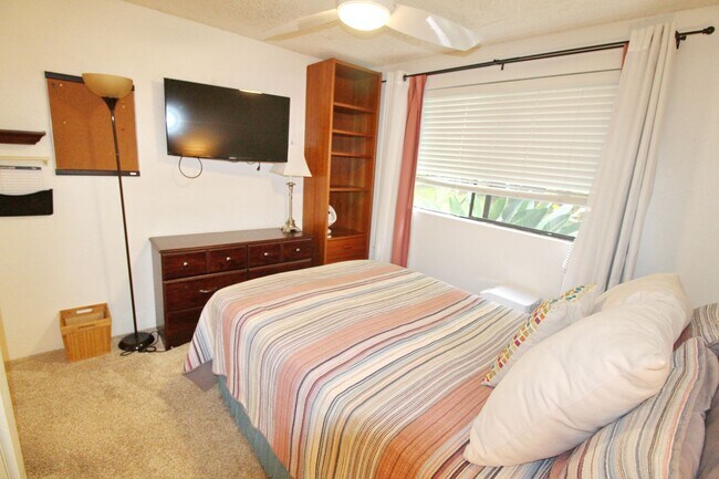 Building Photo - AUGUST RENT FREE for 1 YEAR LEASE SIGNED F...