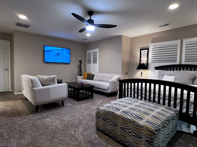 Oversized Master Bedroom - 17201 Lark Water Ln