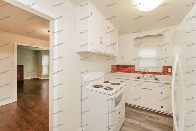 Building Photo - 5024 Glenside Dr