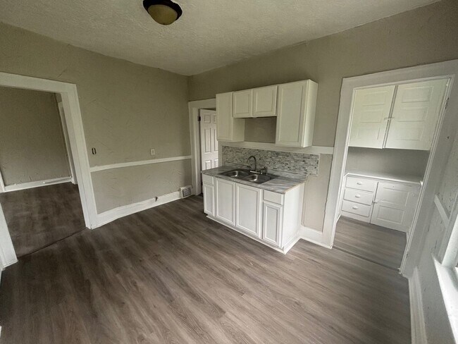 Building Photo - 12114 Soika Ave