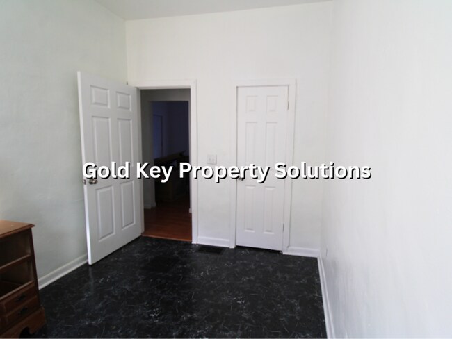 Building Photo - MUNCIE 3 BR 1 BA House with New Appliances...