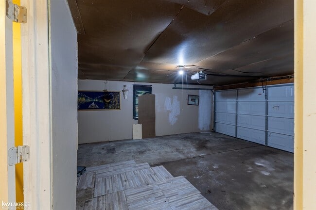 Building Photo - 10300 Saratoga St