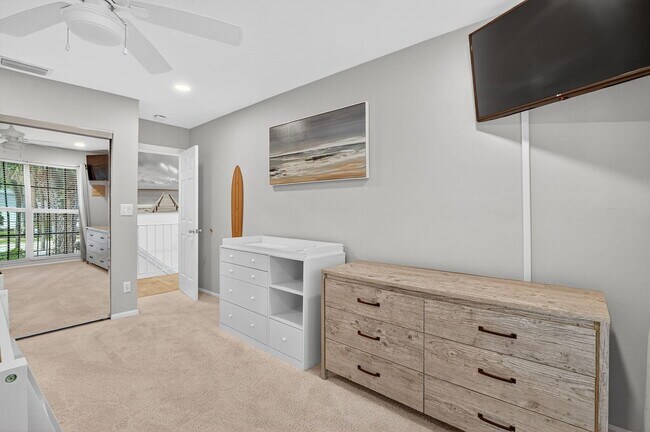 Building Photo - 1194 Hillsboro Mile