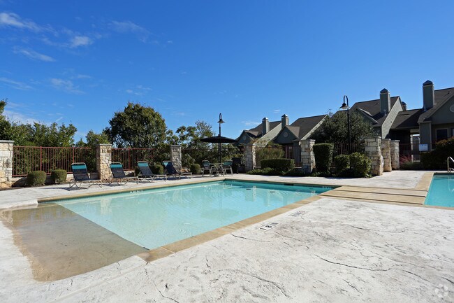 On The Green Austin, TX Apartment Finder