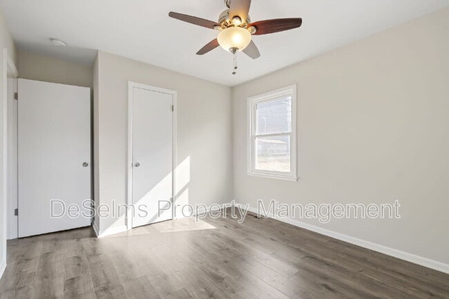 Building Photo - 802 Ramsey St