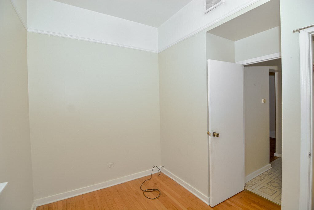 Building Photo - 1741 W Huron St