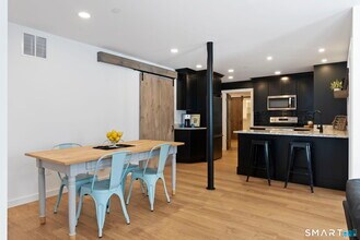 Building Photo - 179 Butternut St