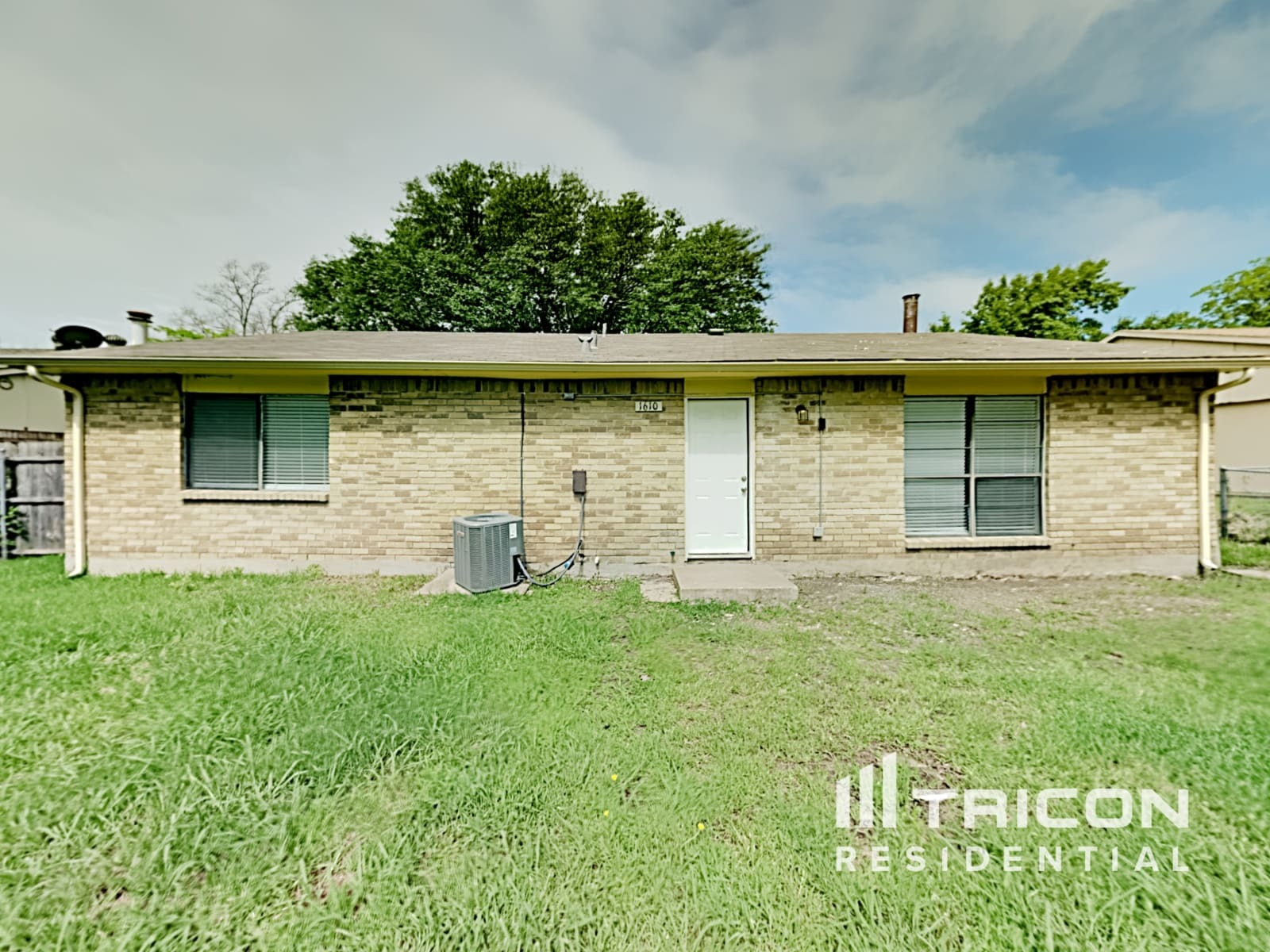 Building Photo - 1610 Pilot Way