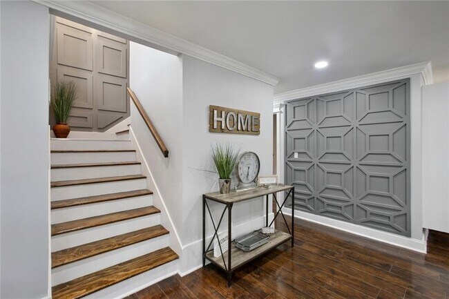 Building Photo - 3499 Fairlane Dr NW