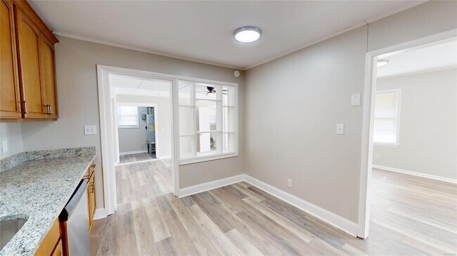 Building Photo - 1003 Geneva St