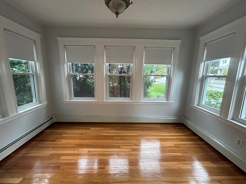 Building Photo - 23 Webster St