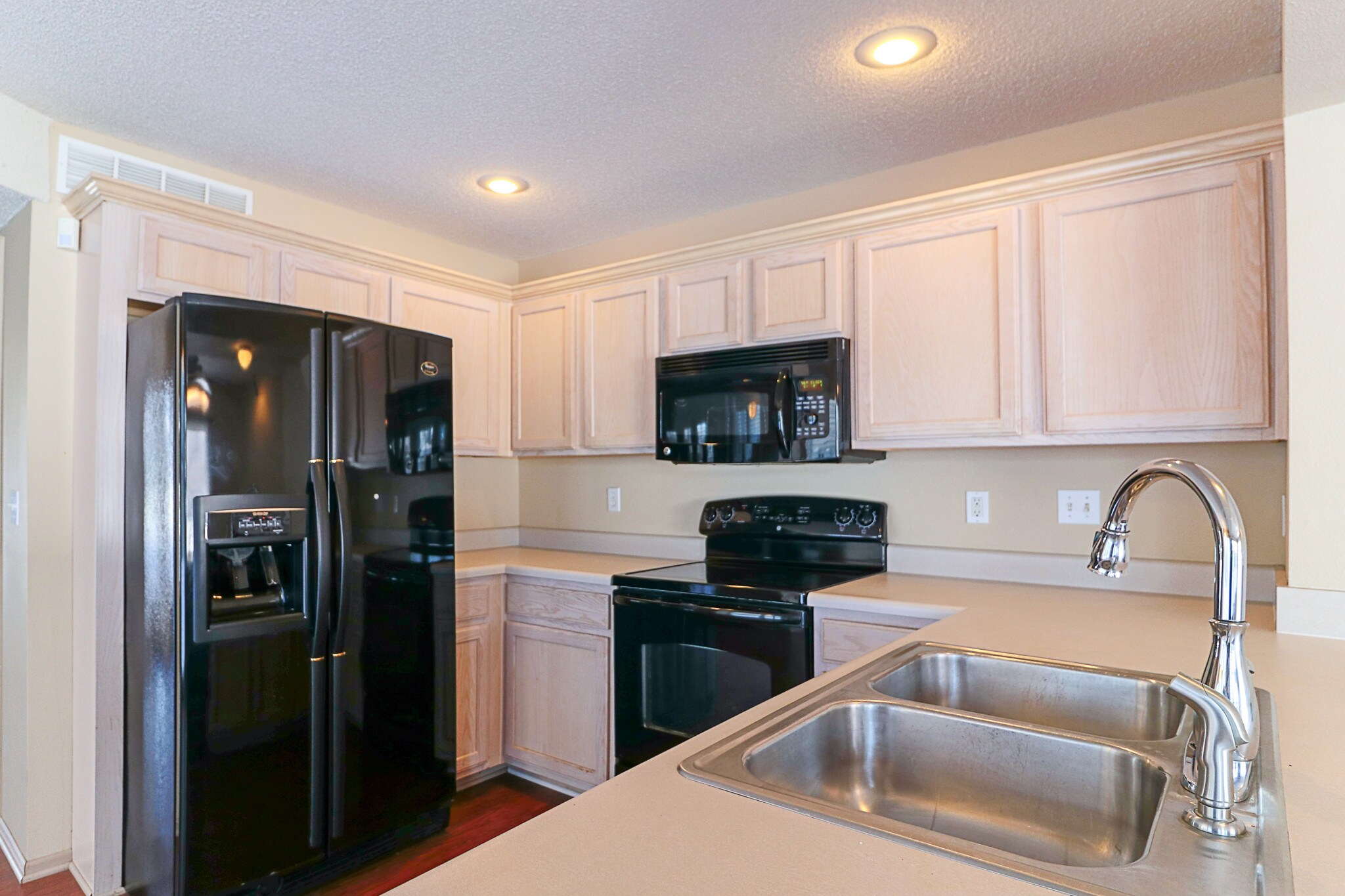 Building Photo - 2147 SW Gooseberry Ln