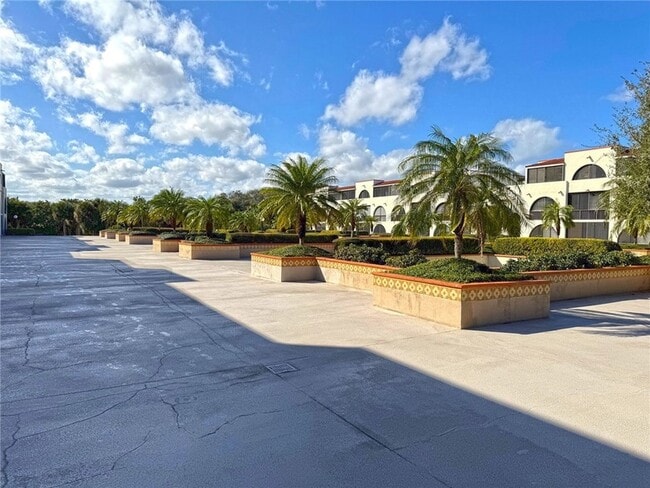 Building Photo - 5601 Jimmy Buffett Mem Hwy