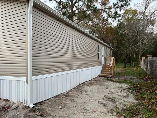 Building Photo - 39141 Bay Ave