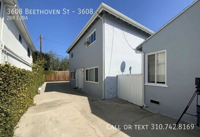 Building Photo - 3608 Beethoven St