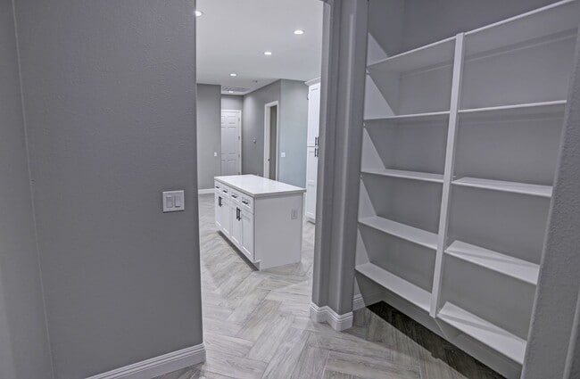 Building Photo - CALVADA VALLEY U3 - Galaxy Street