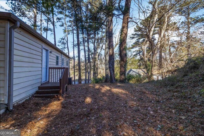 Building Photo - 2361 Swallow Cir SE