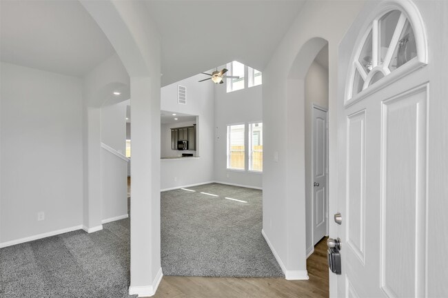Building Photo - 16609 Merry Pines Dr