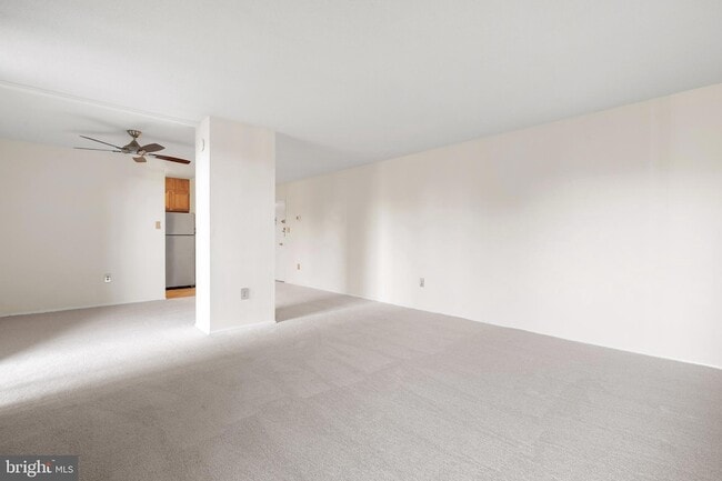 Building Photo - 4600 S Four Mile Run Dr