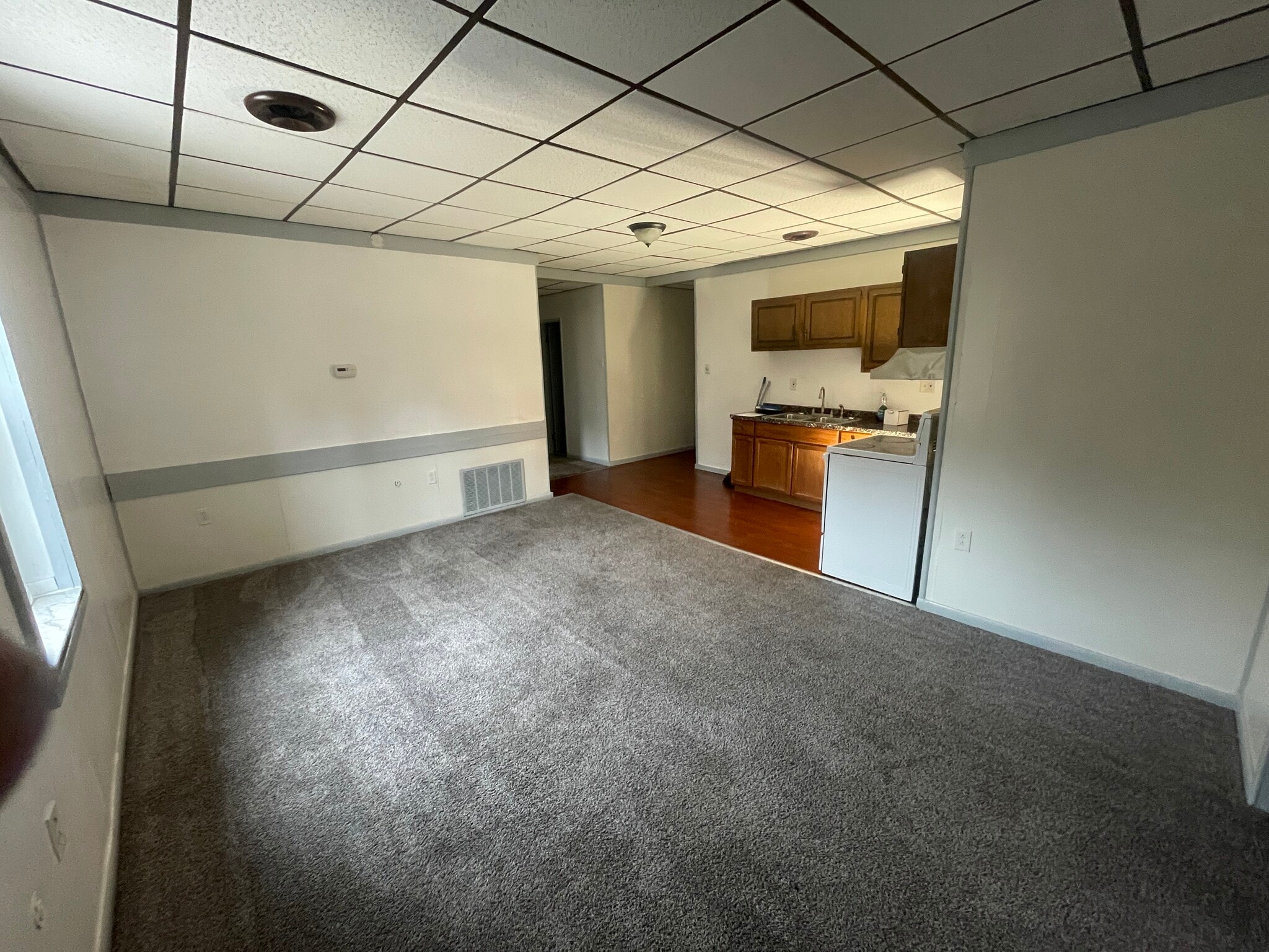 Building Photo - 410 W 5th Ave