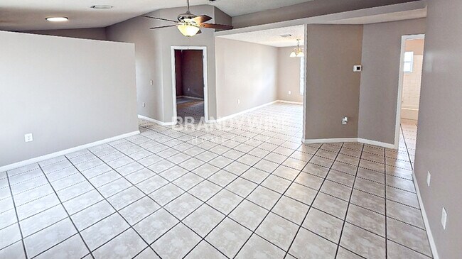 Building Photo - 1159 Vista Palma Way