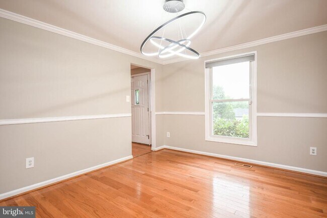 Building Photo - 9627 Locust Hill Dr