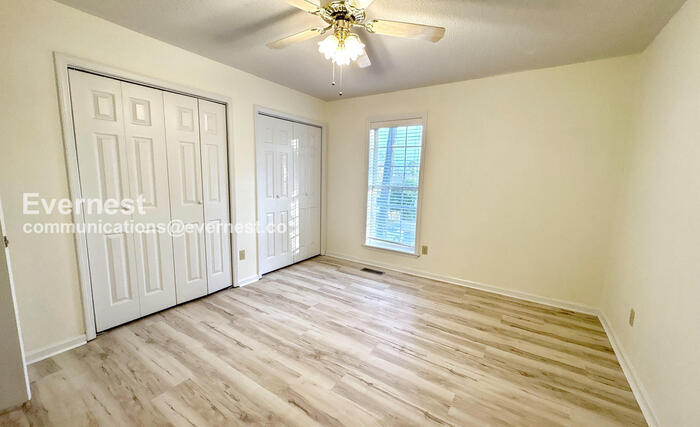 Building Photo - 1828 Jacobs Ln