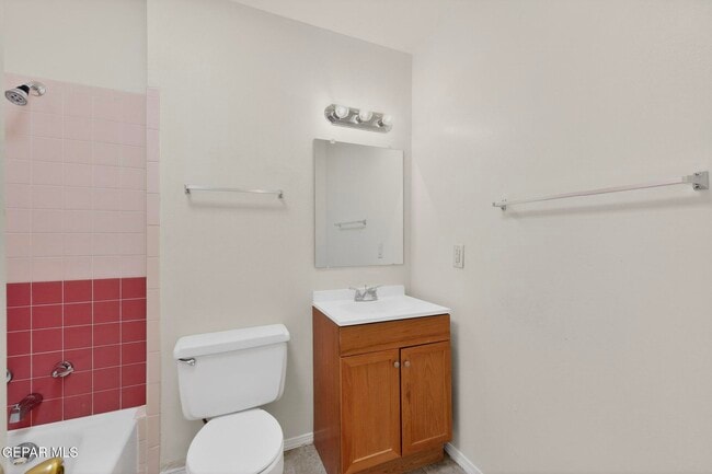 Building Photo - 10370 Kellogg St